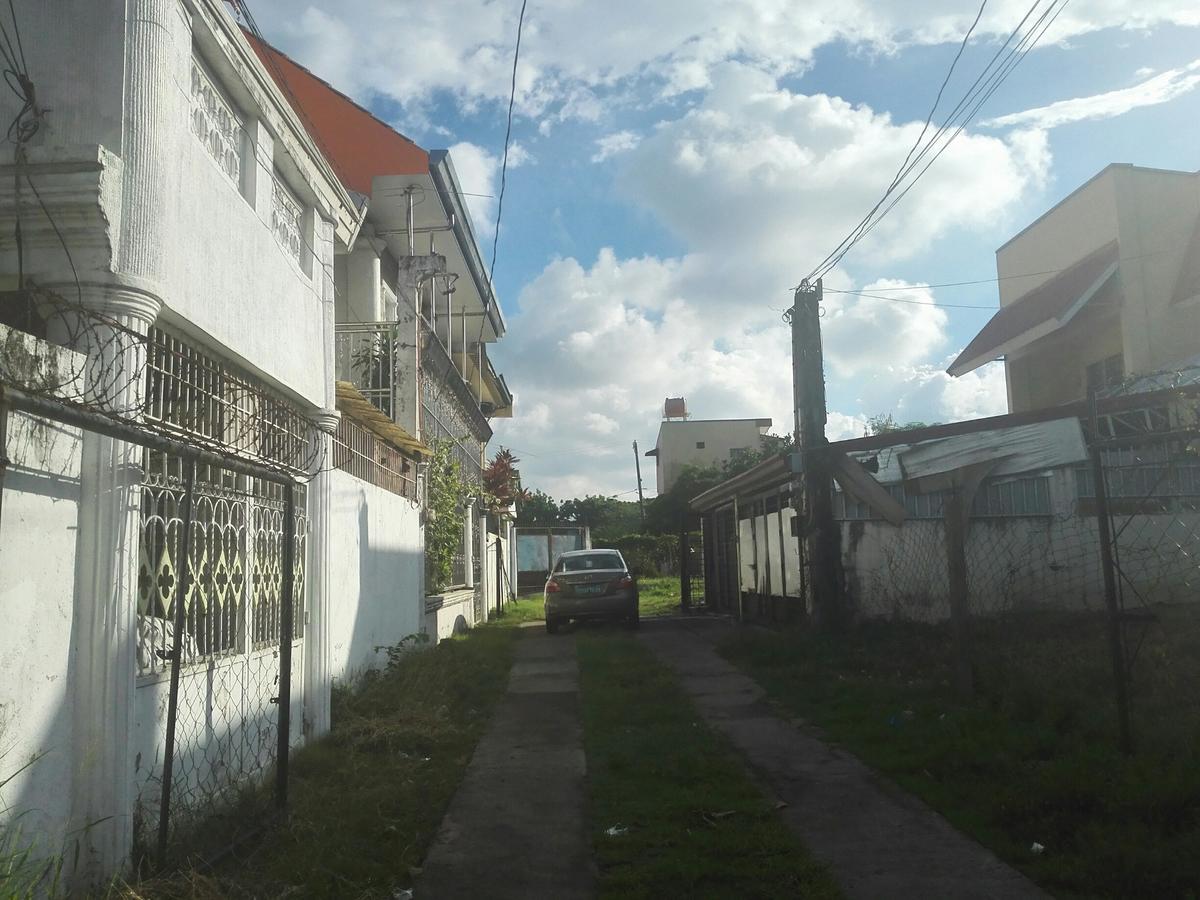 Happy To Mingle Airport Hostel Manila Paranaque City Exterior foto